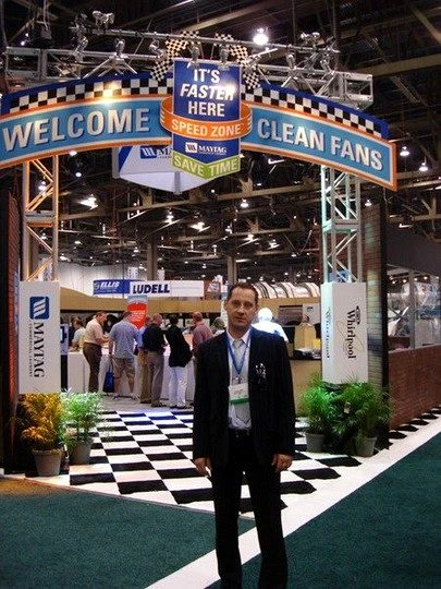 Entrée du Clean Show avec représentant Fresh USA